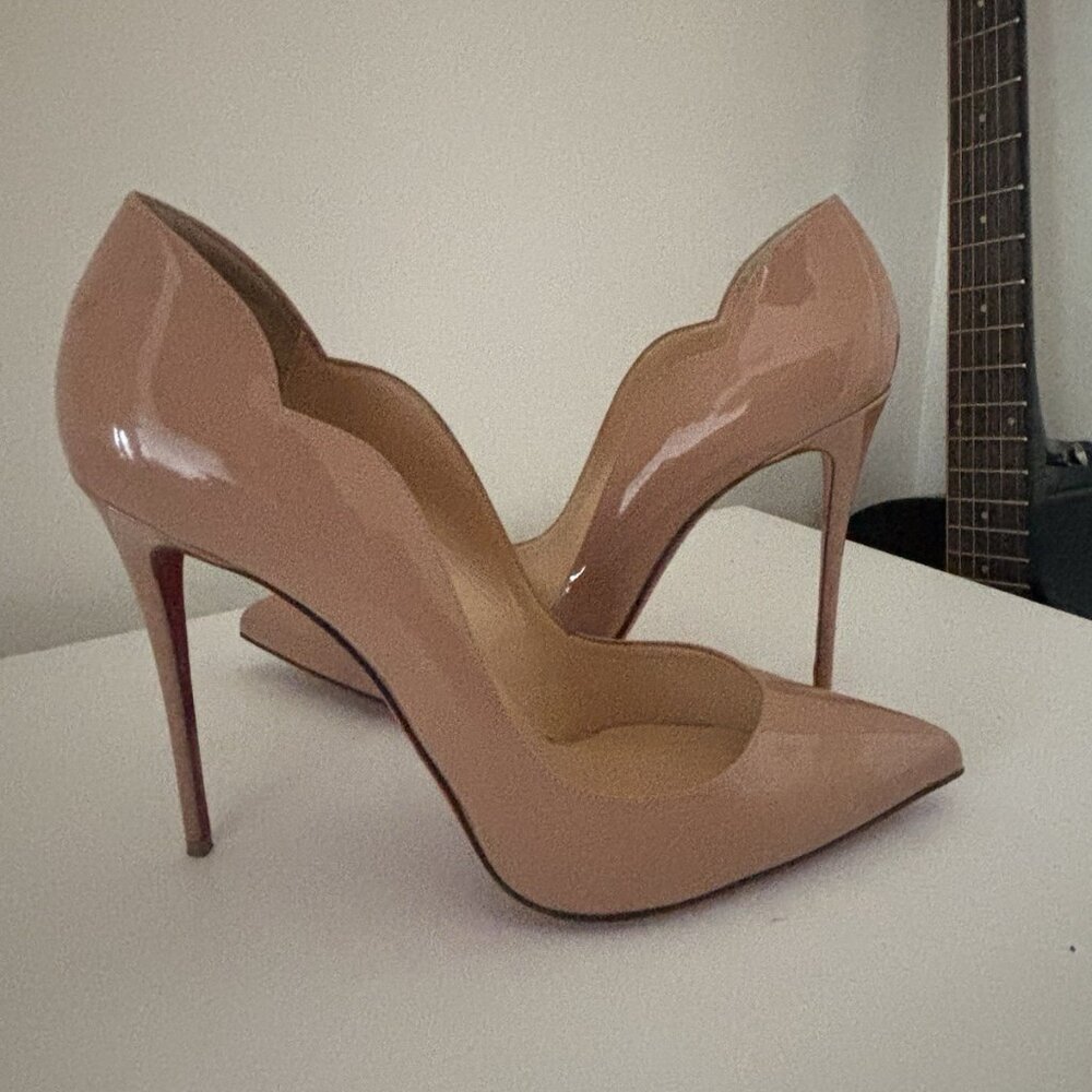 CHRISTIAN LOUBOUTIN Hot Chick 100mm Nude Leather Patent